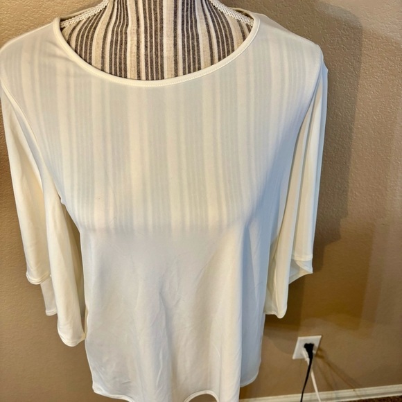 NWT Chico’s Top 0 (Small) Cream Flowy Flare Sleeve 3/4 Length Ecru Stretchy - Picture 2 of 14